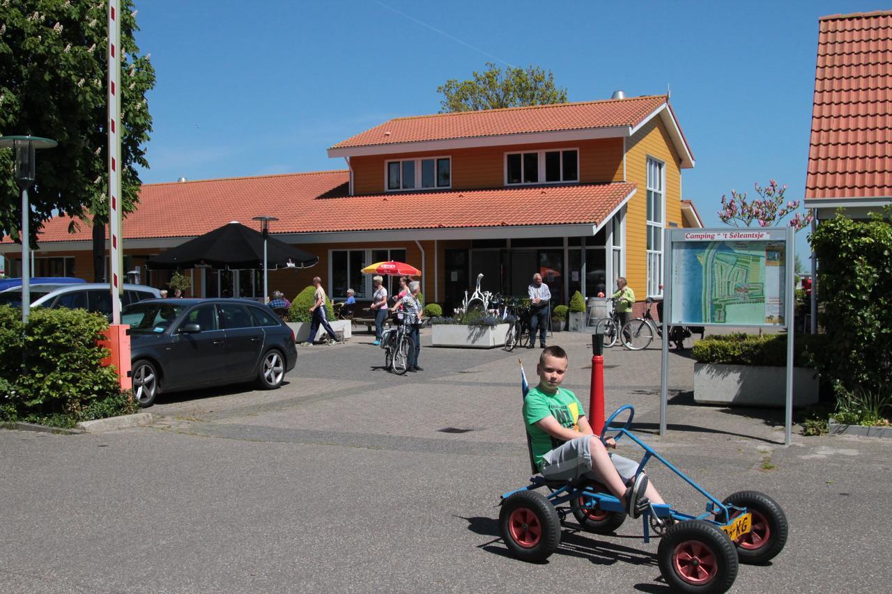 Ijsselmeer-Chalet Nr. 66 Molkwerum エクステリア 写真