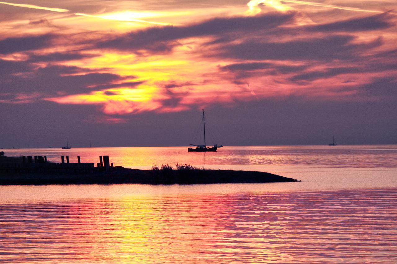 Ijsselmeer-Chalet Nr. 66 Molkwerum エクステリア 写真
